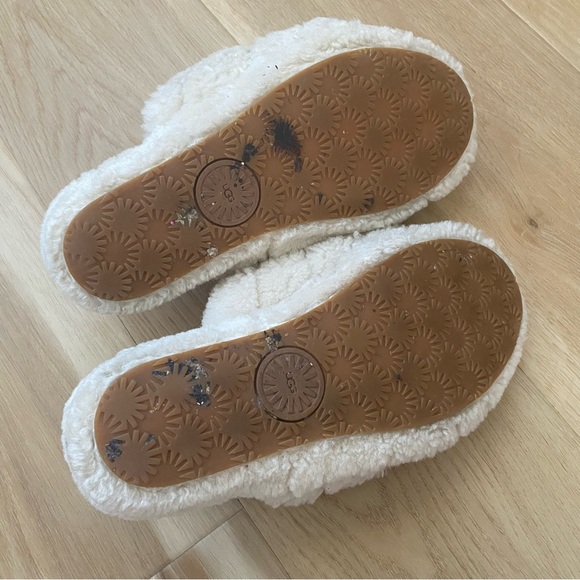 UGG FLUFF YEAH PLATFORM SLIPPERS - Picture 8 of 9